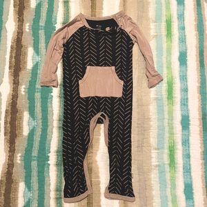 Kyte Baby longalls herringbone 12-18 excellent condition